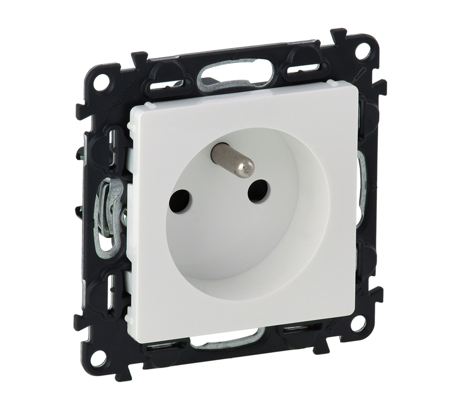 Zásuvka 2P+T/16A/250V clonky (PS) biela Valena Life (Legrand)